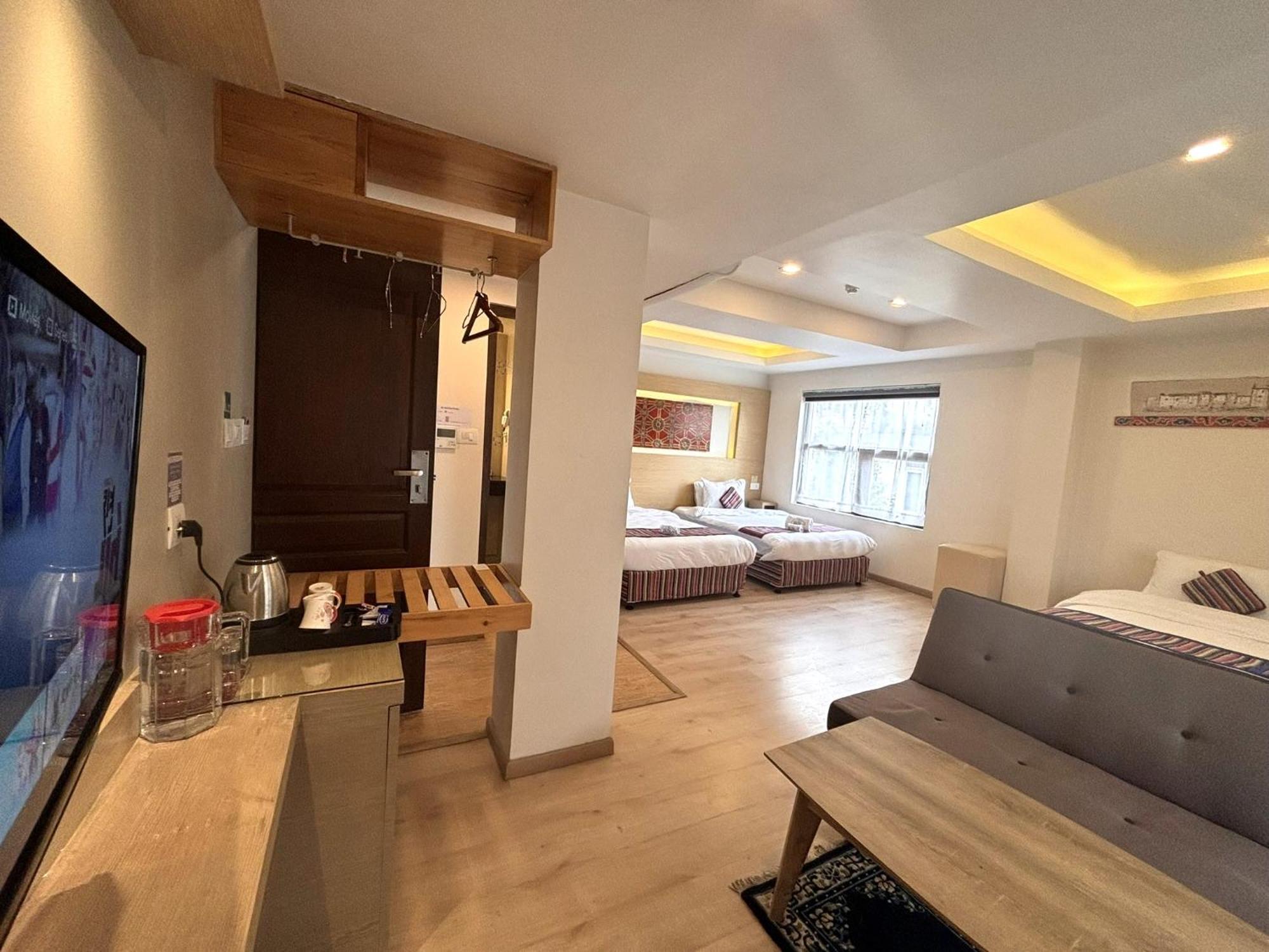 Viavia Boutique Hotel - カトマンズ エクステリア 写真
